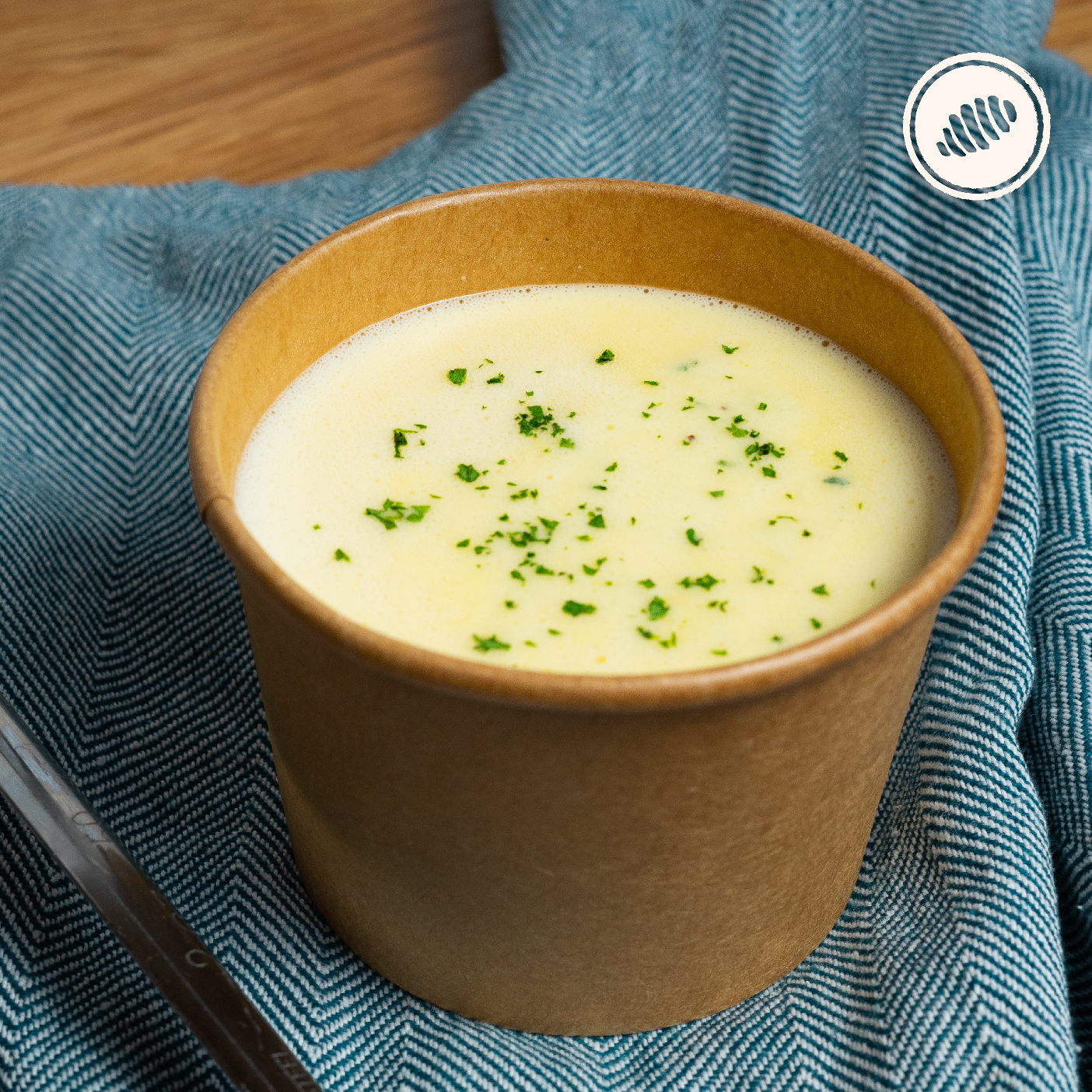 Salsa Alfredo tradicional; Bowl para dos platos - 8oz. Ideal para acompañar nuestras pastas frescas congelada, de rápida cocción; homemade style, hechas a mano, con huevos, lácteos, semolina y harina de trigo (unbleached y libre de bromato). Club de Pasta - Della Rocca Delivery Area Metro: San Juan, Guaynabo, Carolina, Bayamón, Trujillo Alto, Toa Baja, Toa Alta, Dorado.