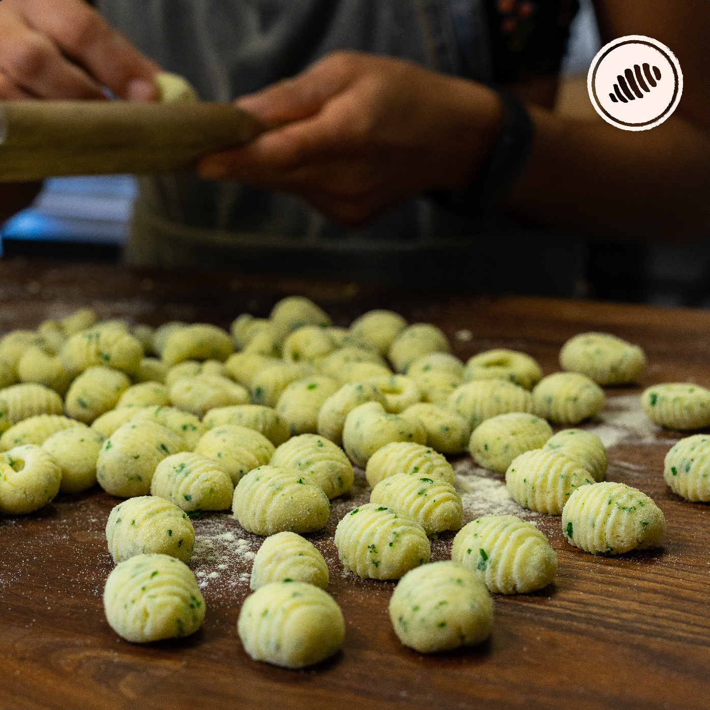 ñoqui, gnocchi, gnudi, Masa de papas y perejil. Caja para dos - 1 Lb. Para cocinar en casa.  Pasta fresca congelada, de rápida cocción; hechas a mano, con huevos, lácteos y harina de trigo 00.  Delivery Area Metro: San Juan, Guaynabo, Carolina, Bayamón, Trujillo Alto, Toa Baja, Toa Alta, Dorado.  Club de Pasta - Della Rocca